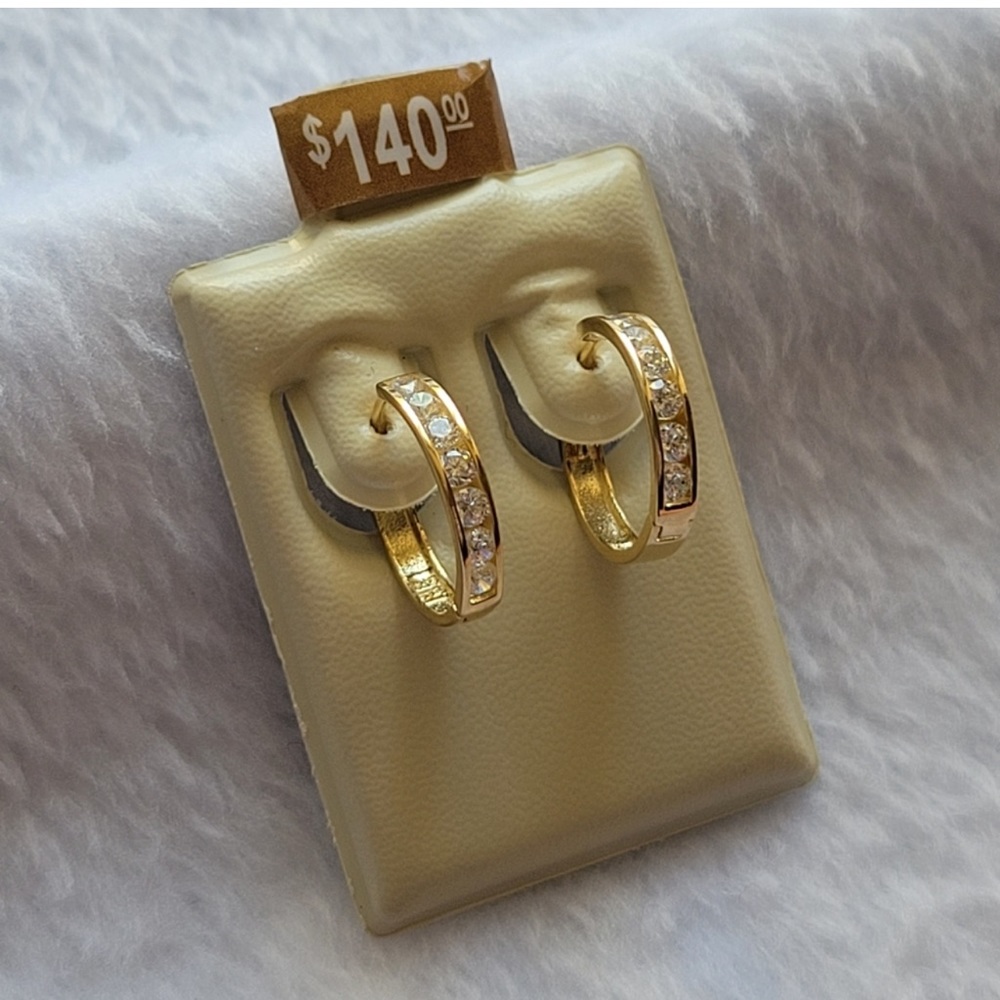10kt Solid Yellow Gold CZ Huggie Hoops NWT